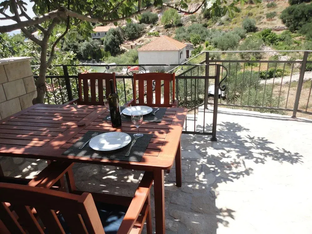 Studio Apartment With Terrace and sea View,30m Distant From the Beach!