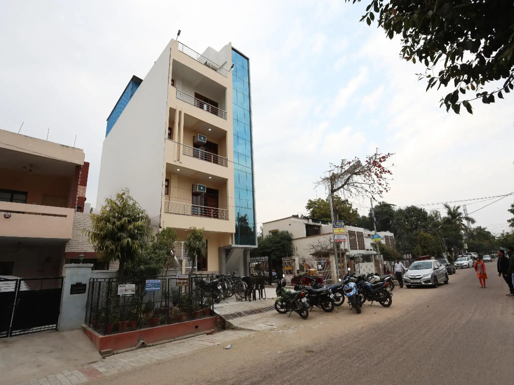 OYO 23616 Hotel Ss