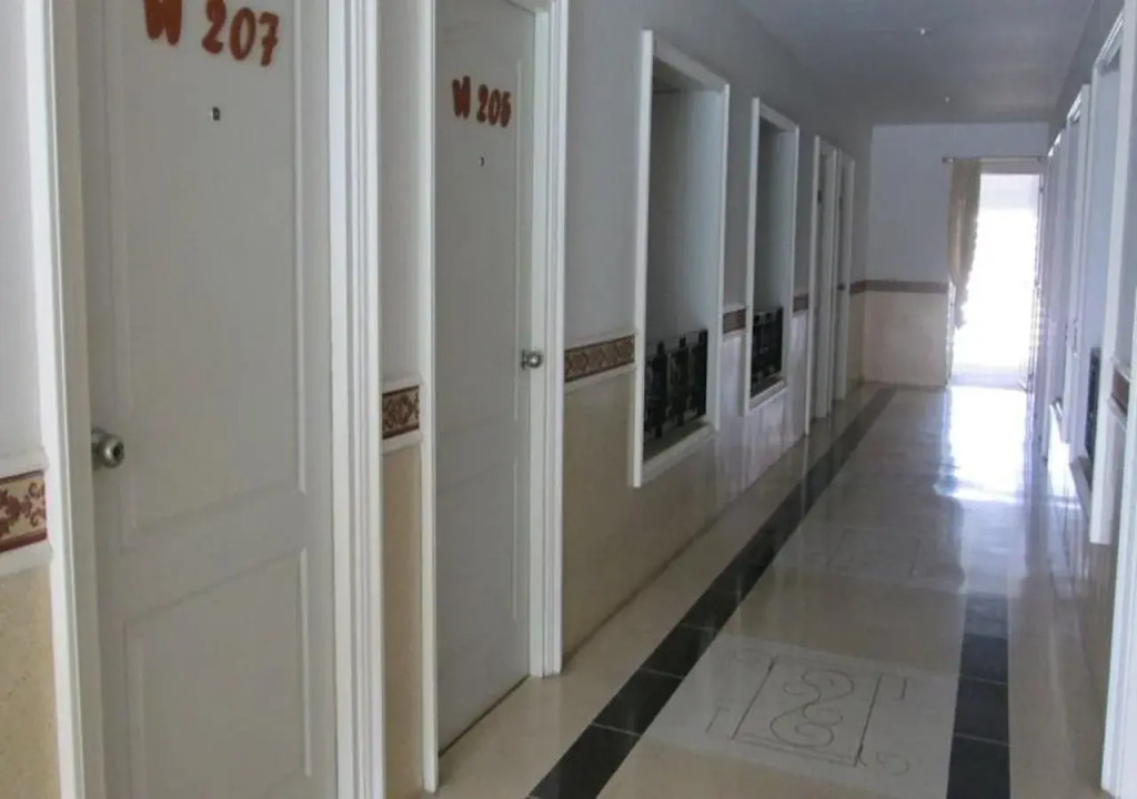 Hotel B