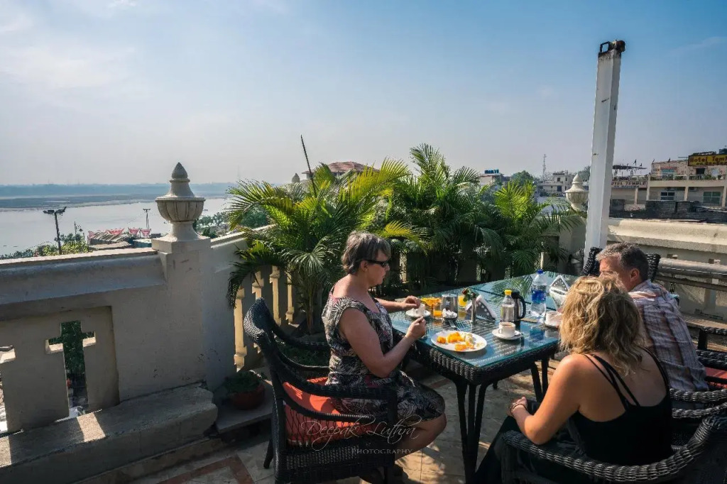 Palace On Ganges - Heritage Hotel