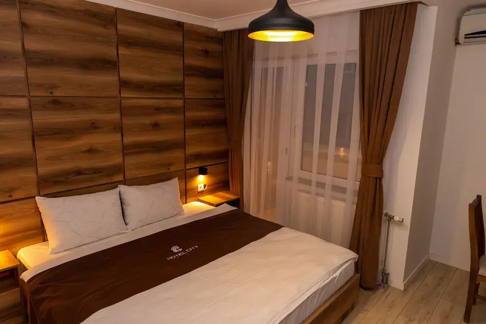 Hotel City