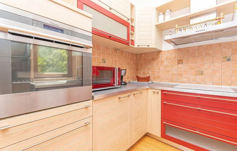 Amazing Home in Brodarica With Wifi and 3 Bedrooms