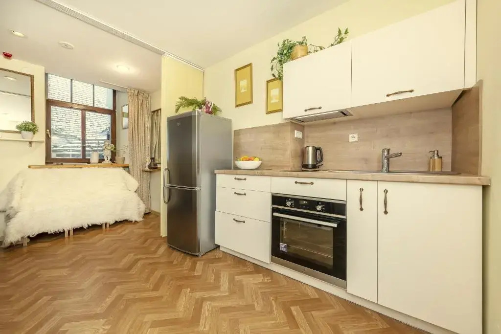 Cozy Suite with Inner Yard