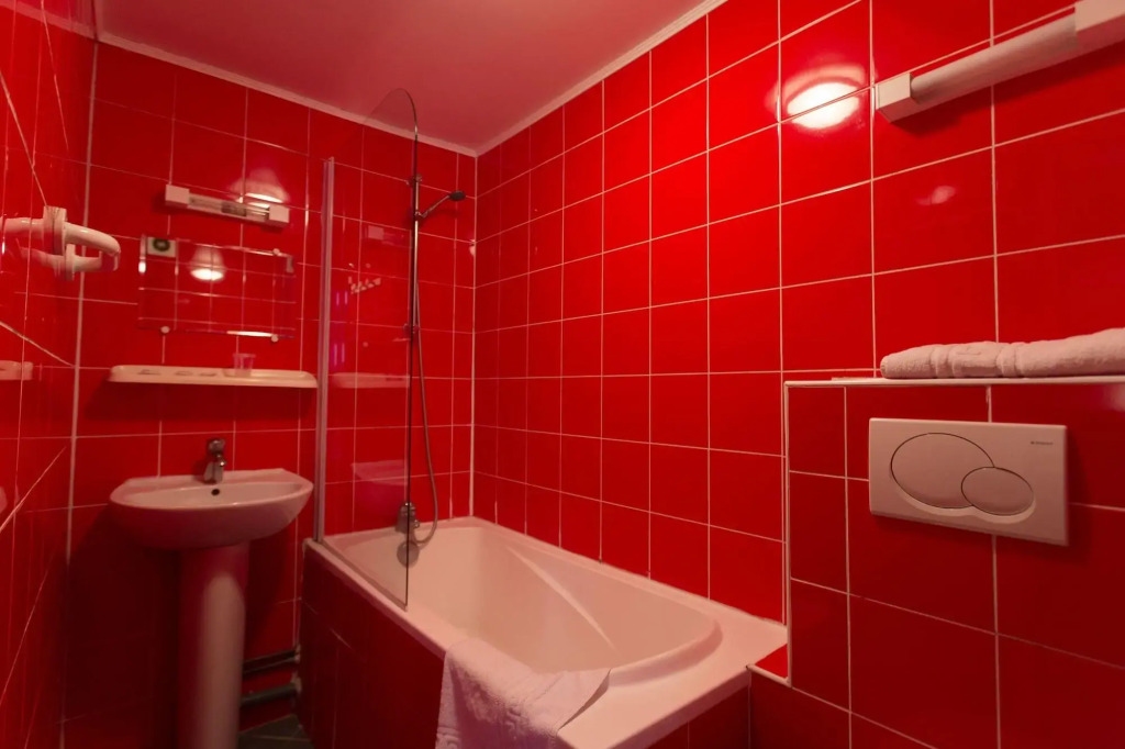 Victory Hotel Galou