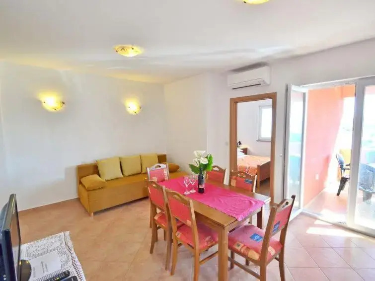 Apartments Milin