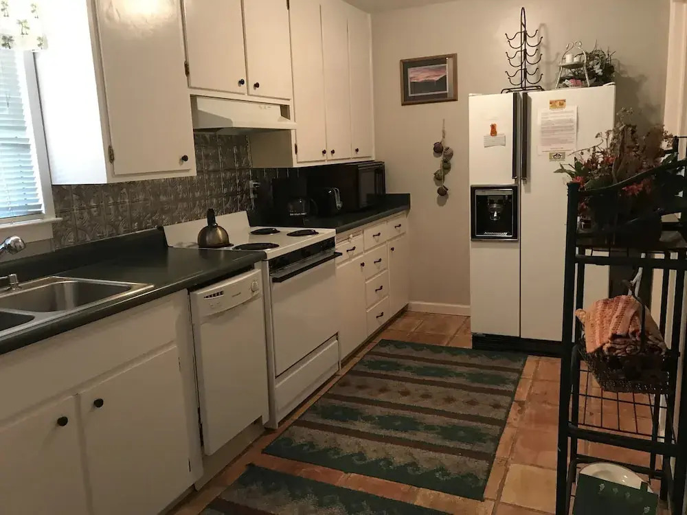 3720RW The Ruby Getaway - 1 Br Home