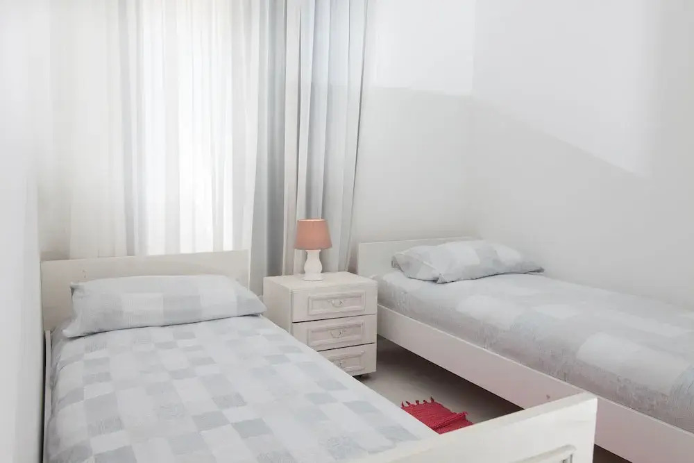 BASIC MANSION plus with swimming pool & free parking