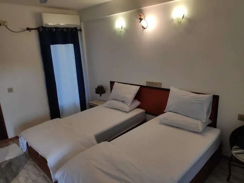 Five Coral Inn