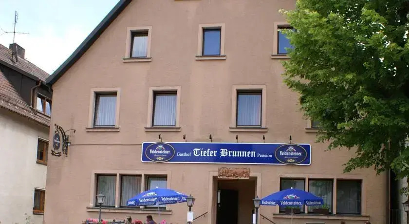 Tiefer Brunnen