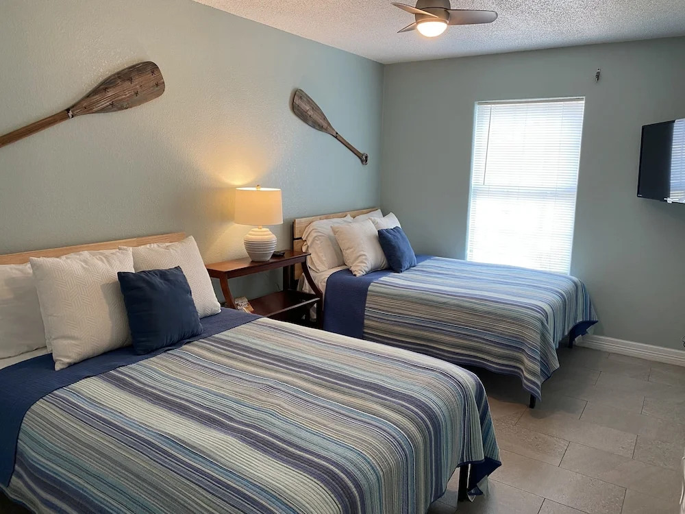 Cognito Townhouse 3 Bedroom Home by RedAwning