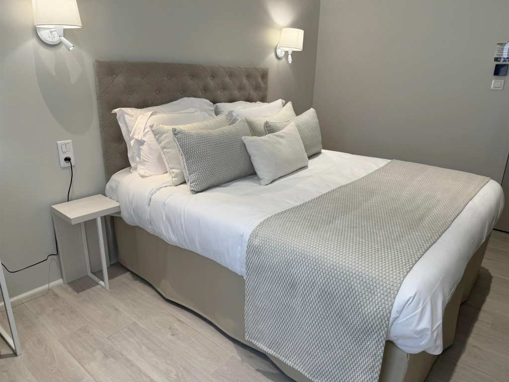 Kyriad Saumur Hyper Centre Hôtel, Appartements, Séminaires et SPA soins Sothys Paris