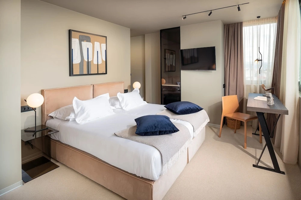 Royal Suites-Sky