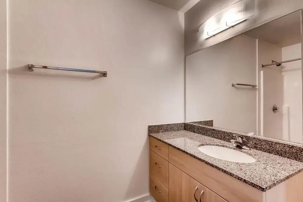 Gorgeous 2 Bedroom in the Heart of DT