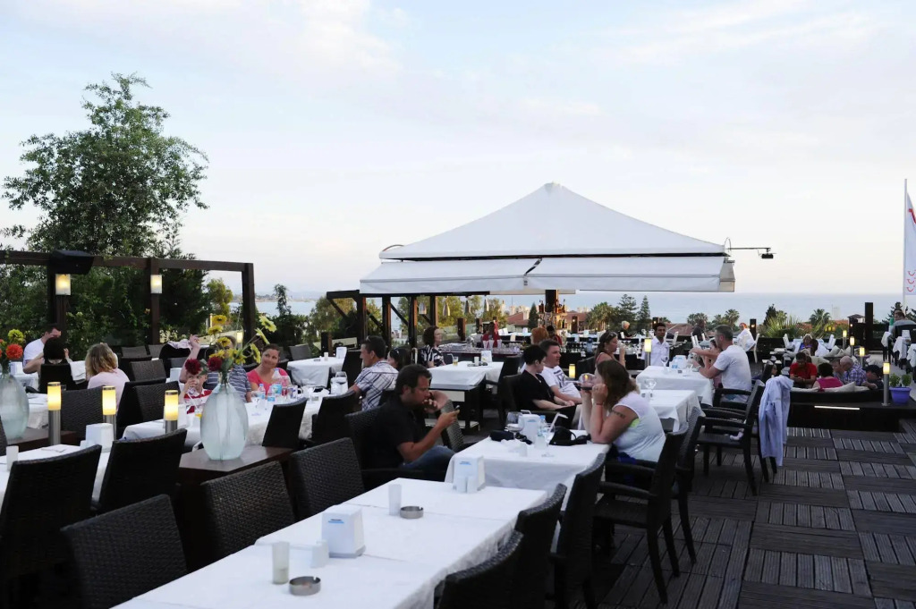 Joker Side Hill Hotel
