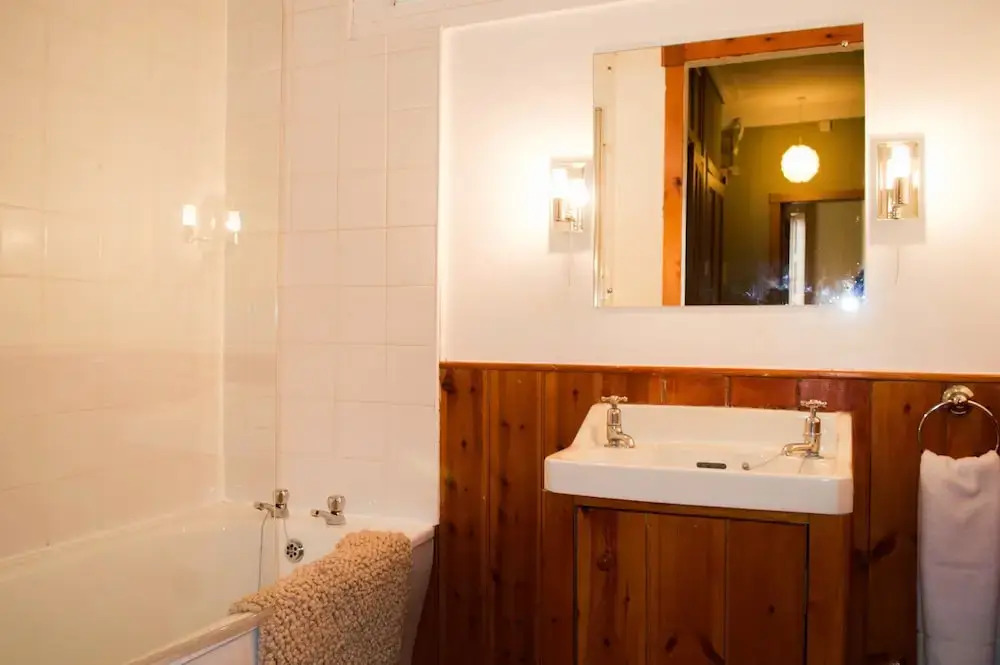 Spacious 4 Bedroom New Town Home