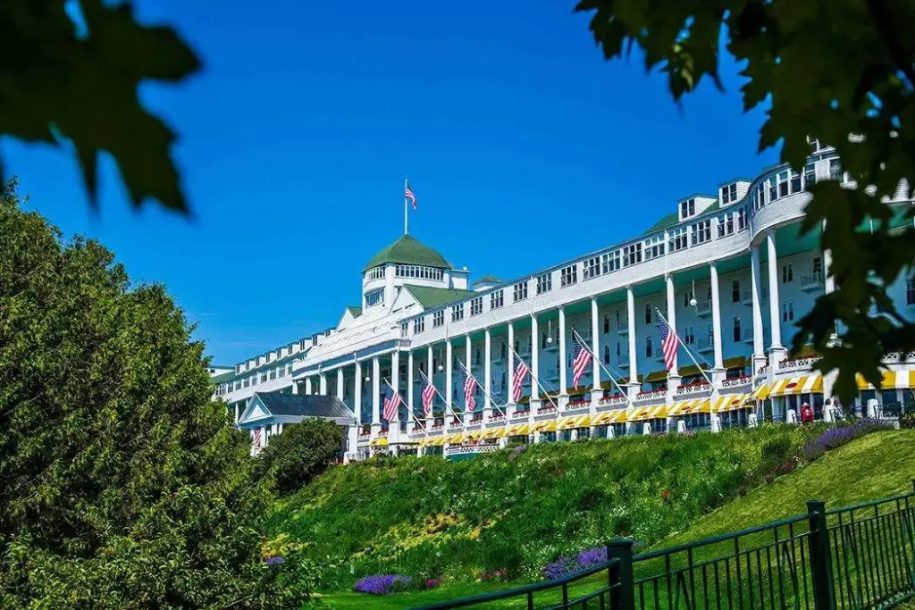 Grand Hotel