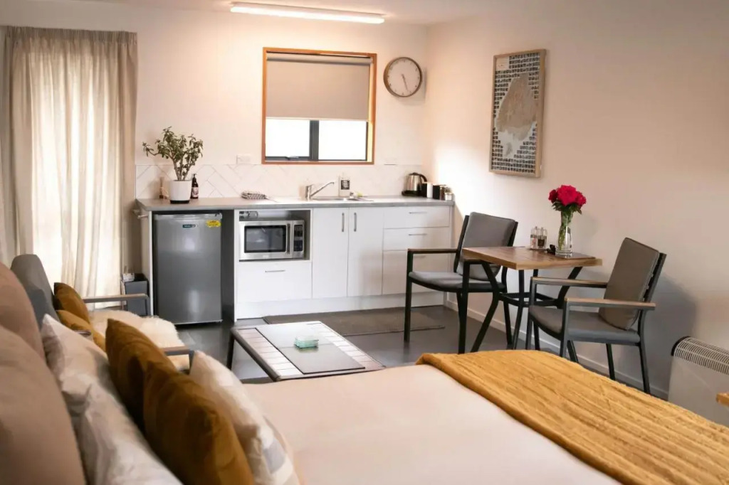 Wanaka Lake Studio (New) (Adults Only)