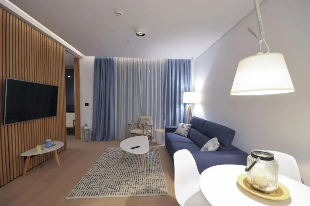Leona Residences Apartment