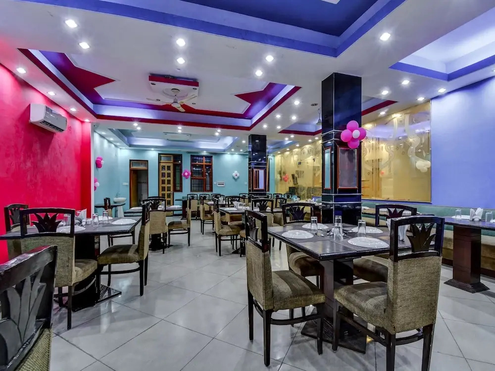 OYO 22110 Hotel Karni Palace