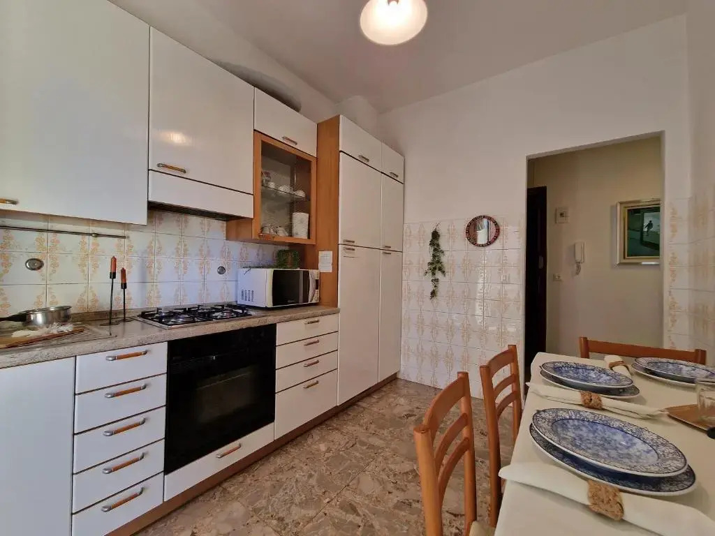 3 Locali - 600 metri dal Mare - Free Parking