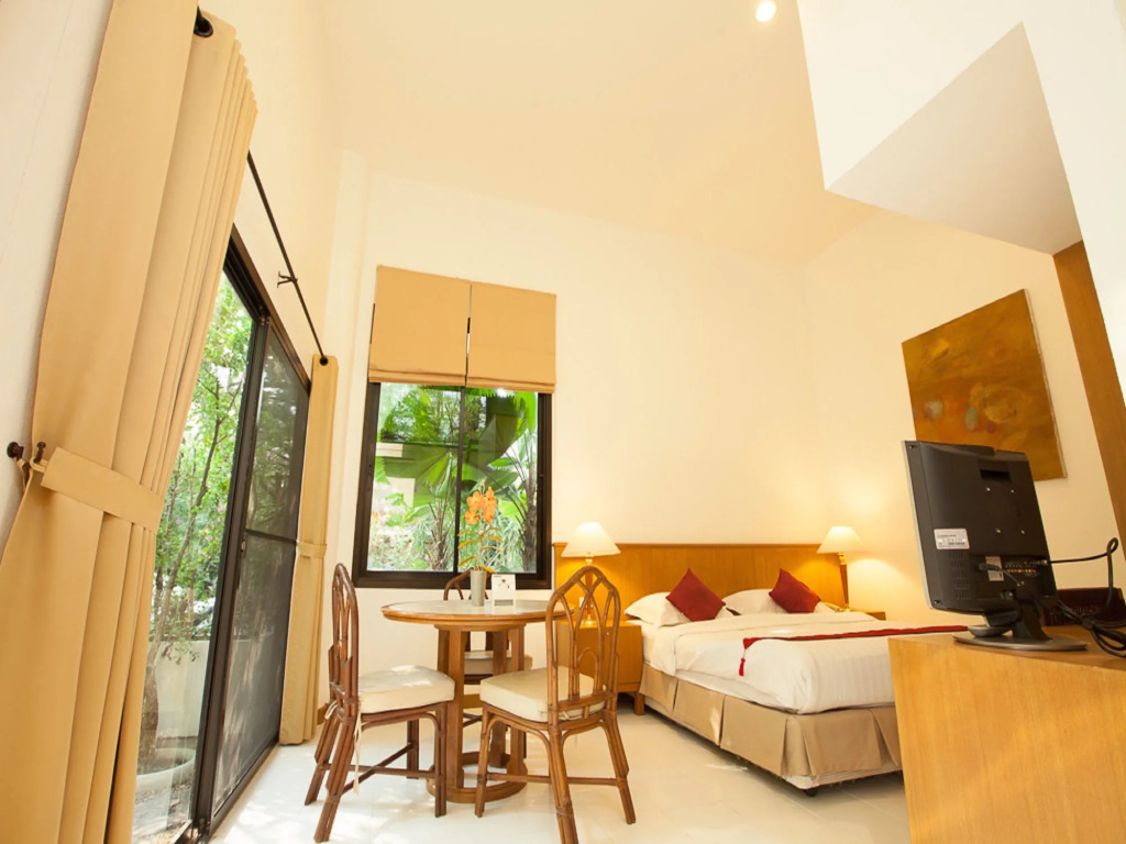 Nern Chalet Beachfront Hotel