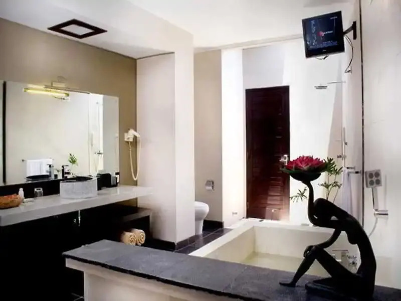The Replica Suite