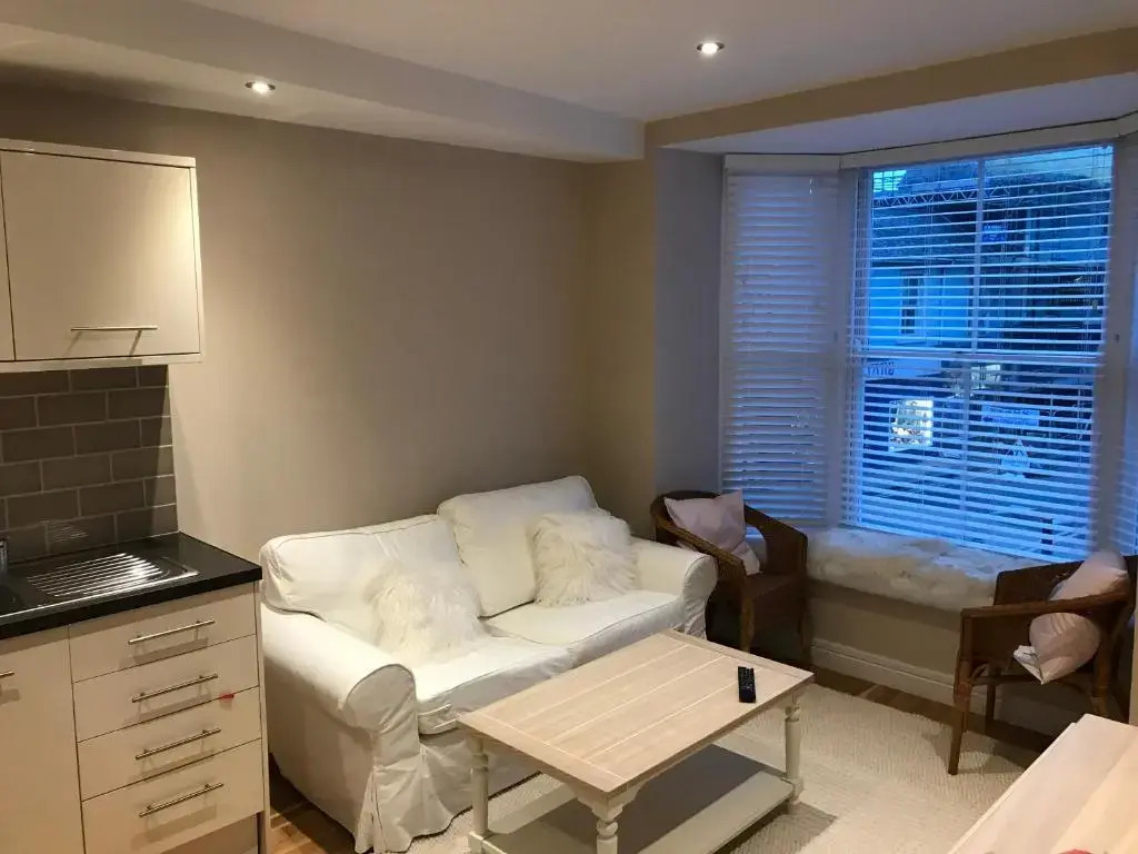 1 Lisburne House