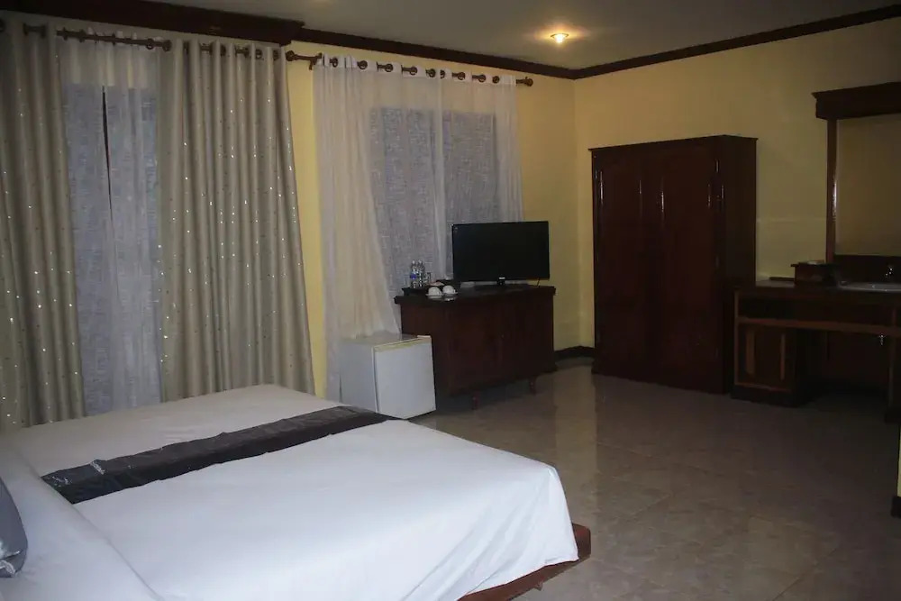 Suryavara Residence Hotel