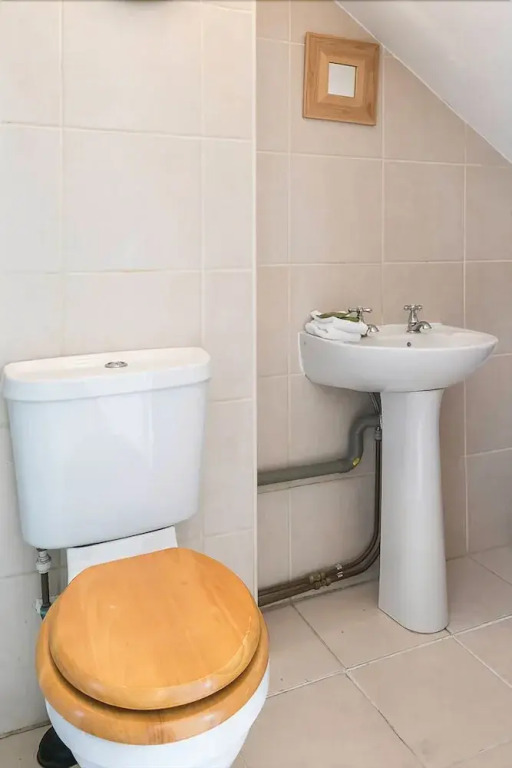 Fabulous 4BR Family Home in East London