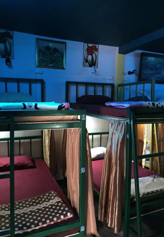 Tiger House Hostel - Adults Only