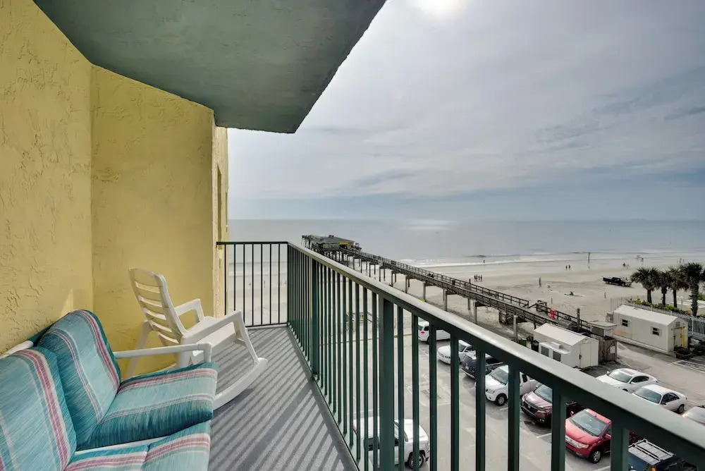 Ocean-view Condo w/ Balcony on Daytona Beach!
