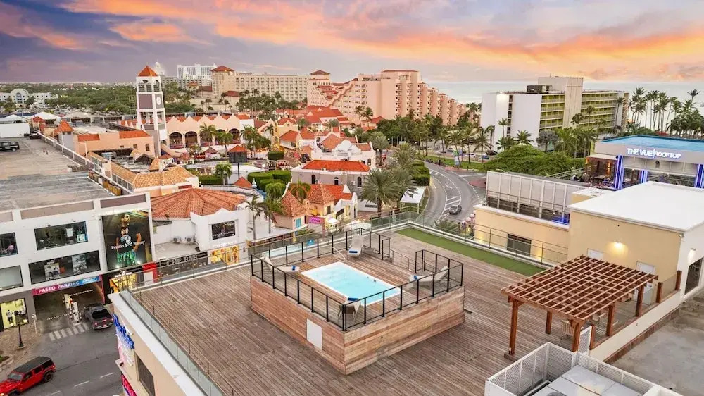 Lux Palm Beach Escape Pool Gym Prime Location