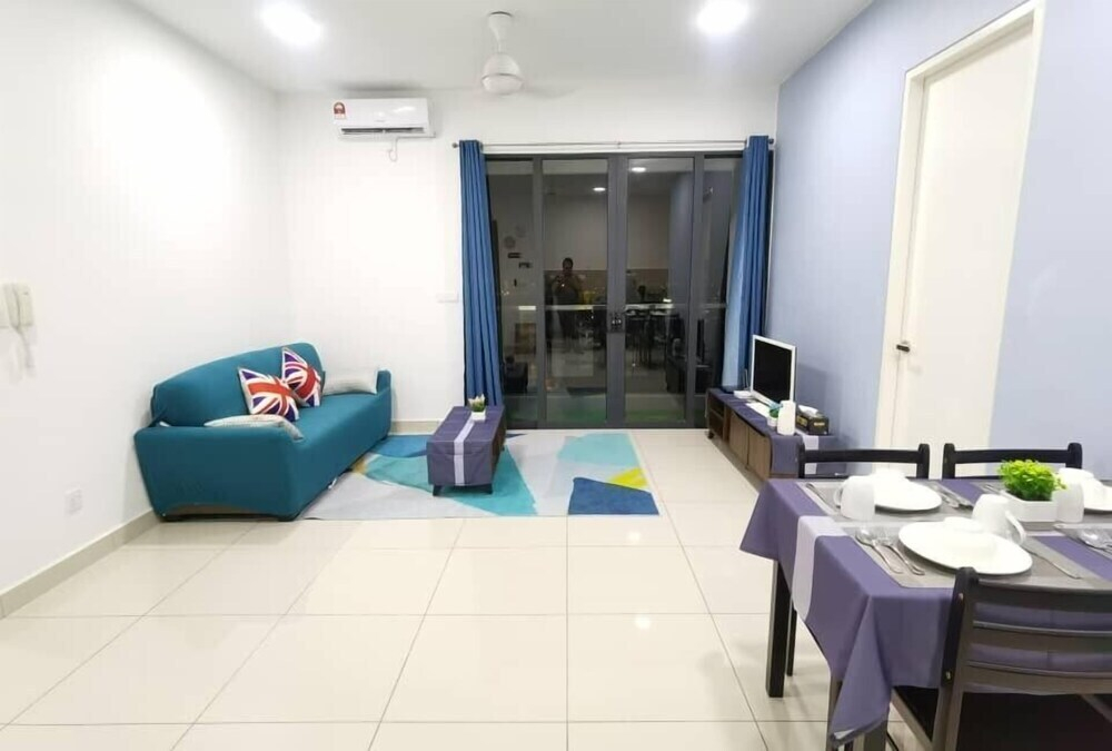 Merveille Woodsbury Suite 7
