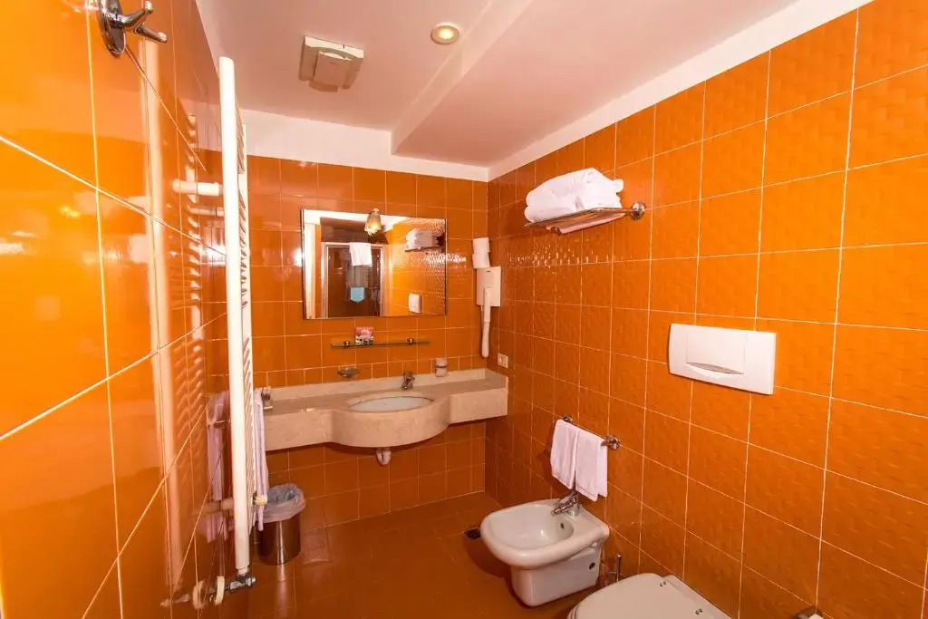 City Hotel