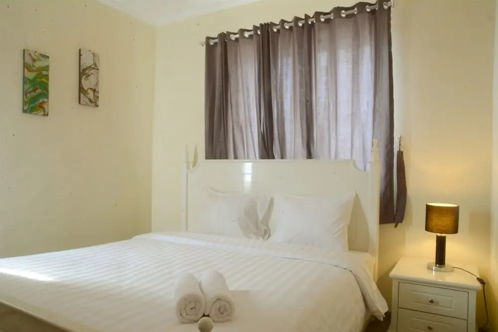 Luxury Design Grand Palace Kemayoran Apartment With Private Bathtub