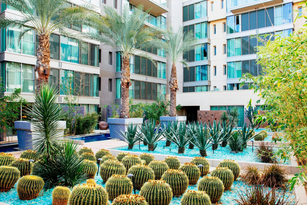 W Scottsdale