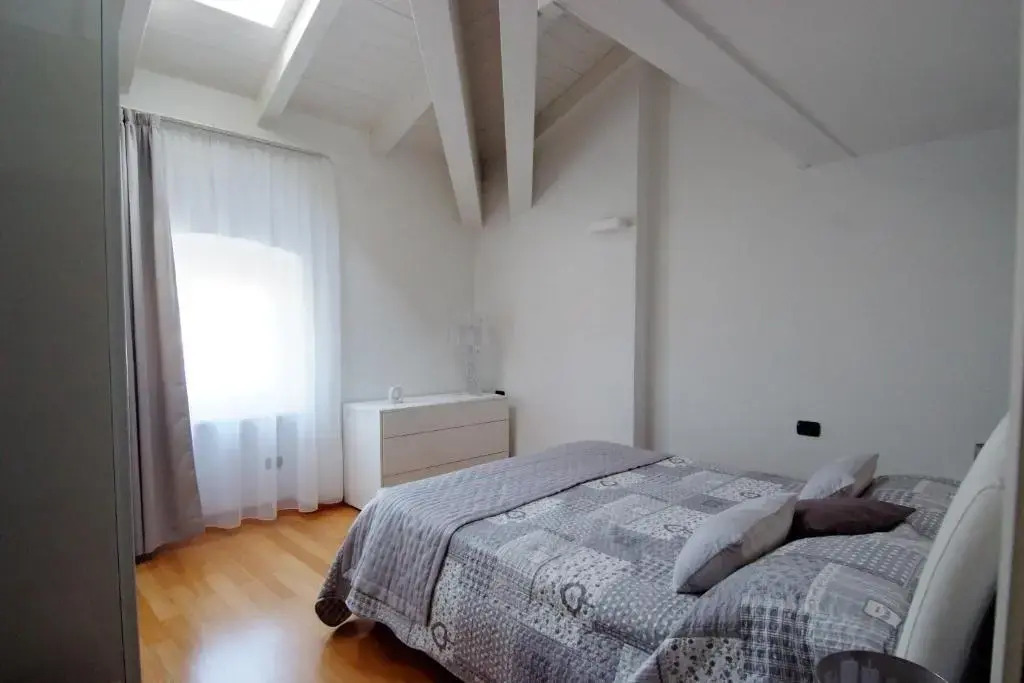 White Residence Apartment