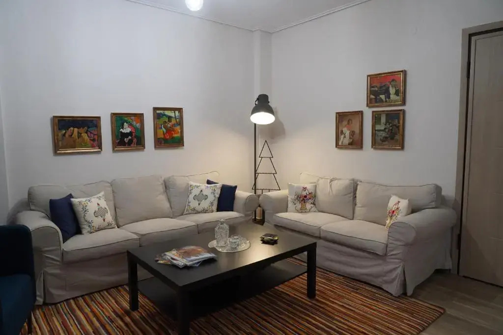 Larissa Downtown Apartment With Parking