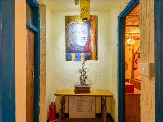 Tone · Chain · Poshtel (Lhasa Jokhang Temple Ancient City)