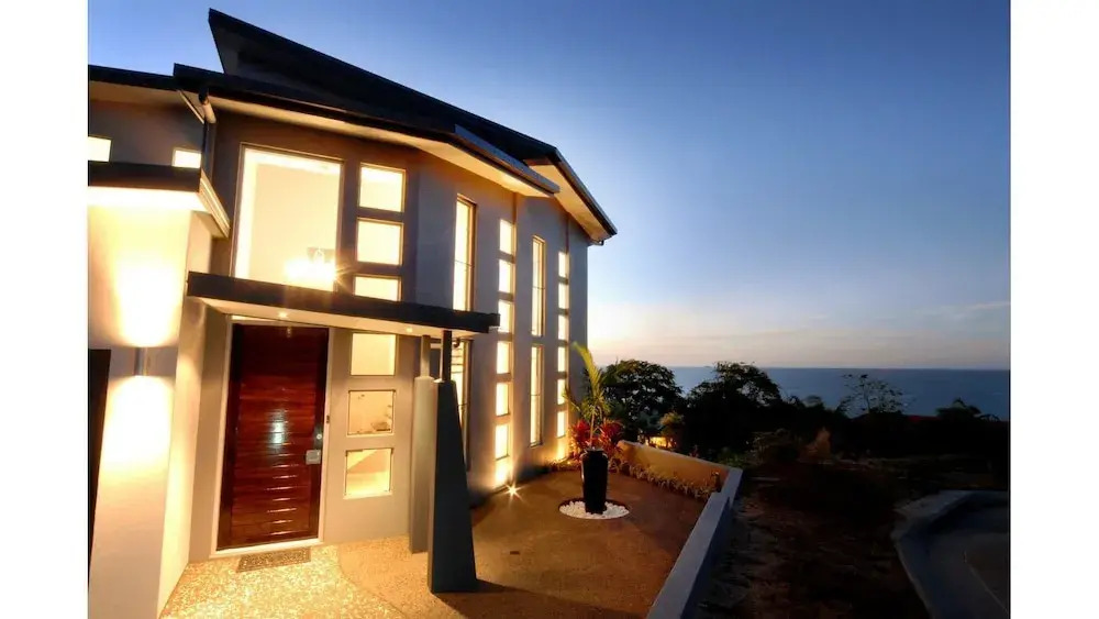 Horizons - Airlie Beach