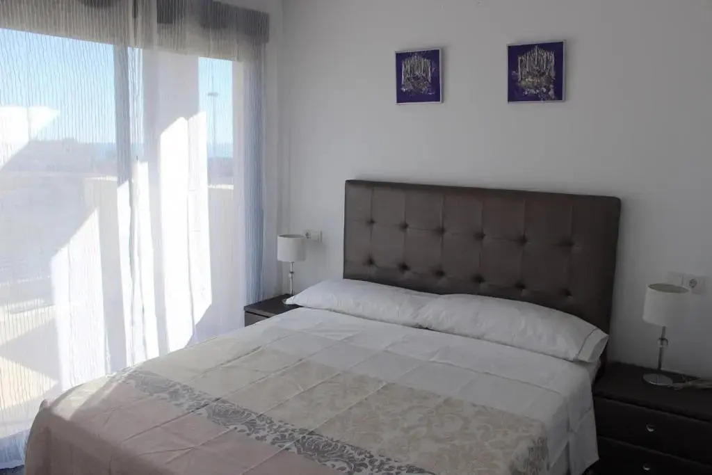 Duplex con piscina individual y vistas al mar en Torrevieja