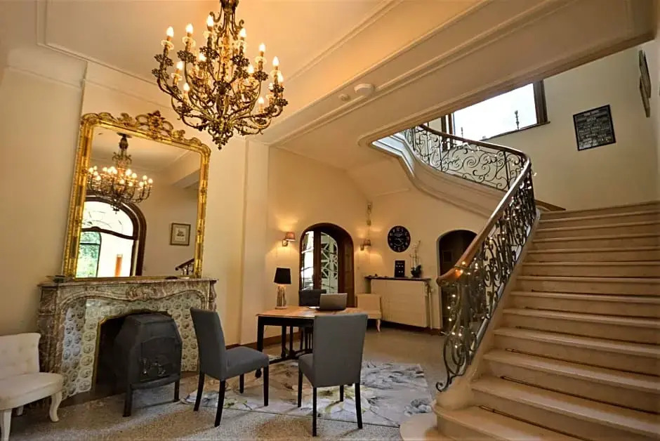 Villa De Noailles
