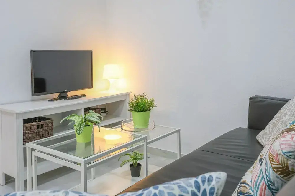 Divina in Sevilla With 1 Bedrooms and 1 Bathrooms