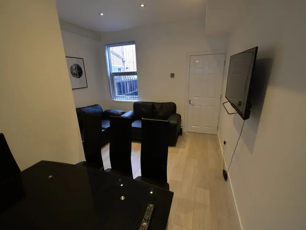 Contemporary Holiday Home in Coventry Near Fargo Village