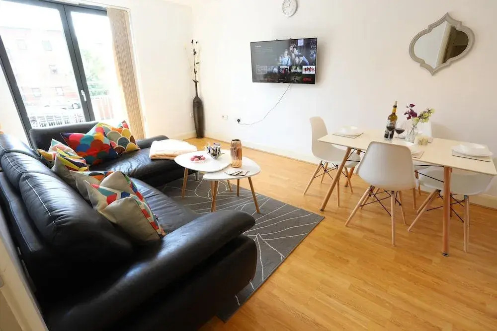 O2 Mailbox Central Premier Apartment