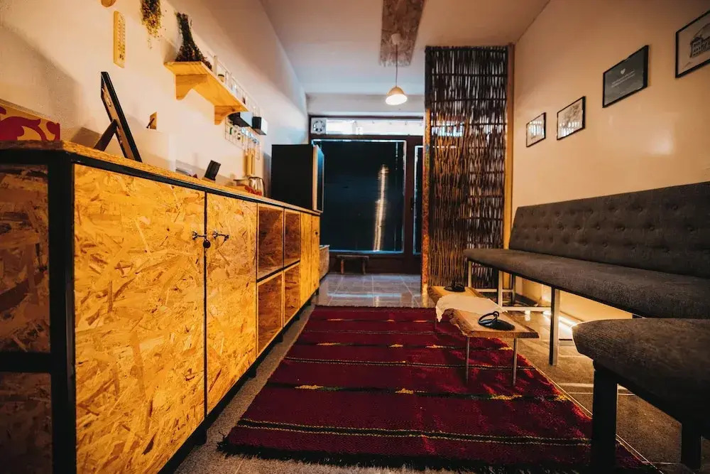 Plis Room - Old Bazaar