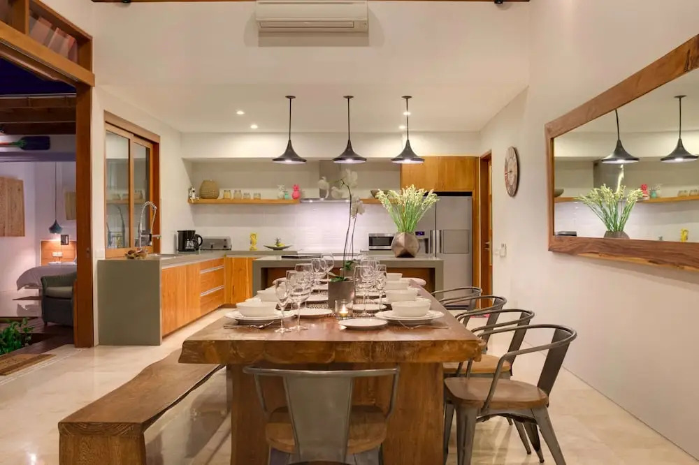 Imagine Your Family Renting a Luxury Holiday Villa Close to Seminyaks Main Attractions, Villa Bali 2043
