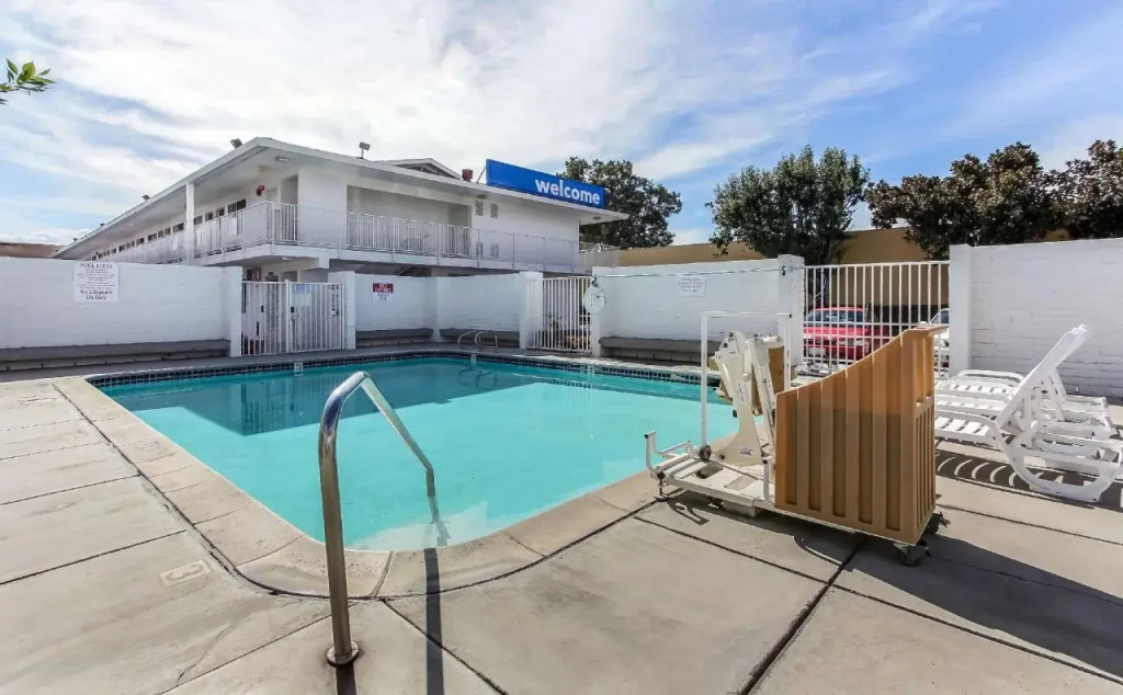 Super 8 by Wyndham Santa Clara