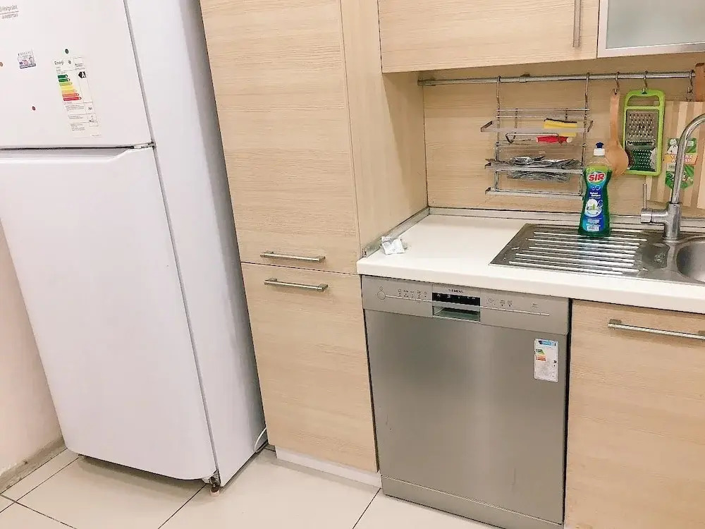 Safe Secure 3 bedroom top floor flat