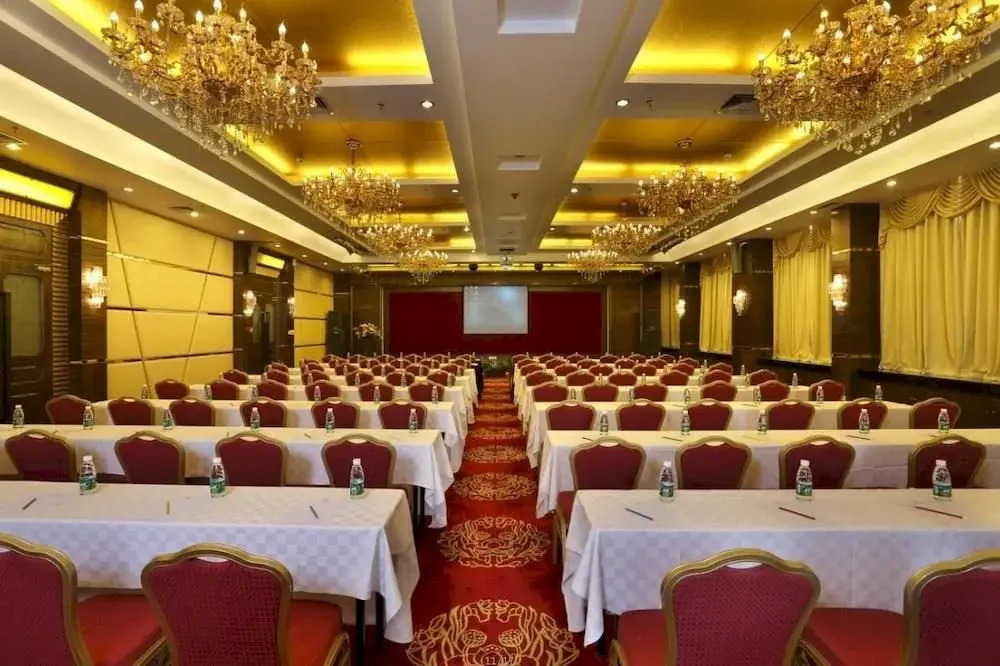 Golden Lotus Herton Seaview Hotel
